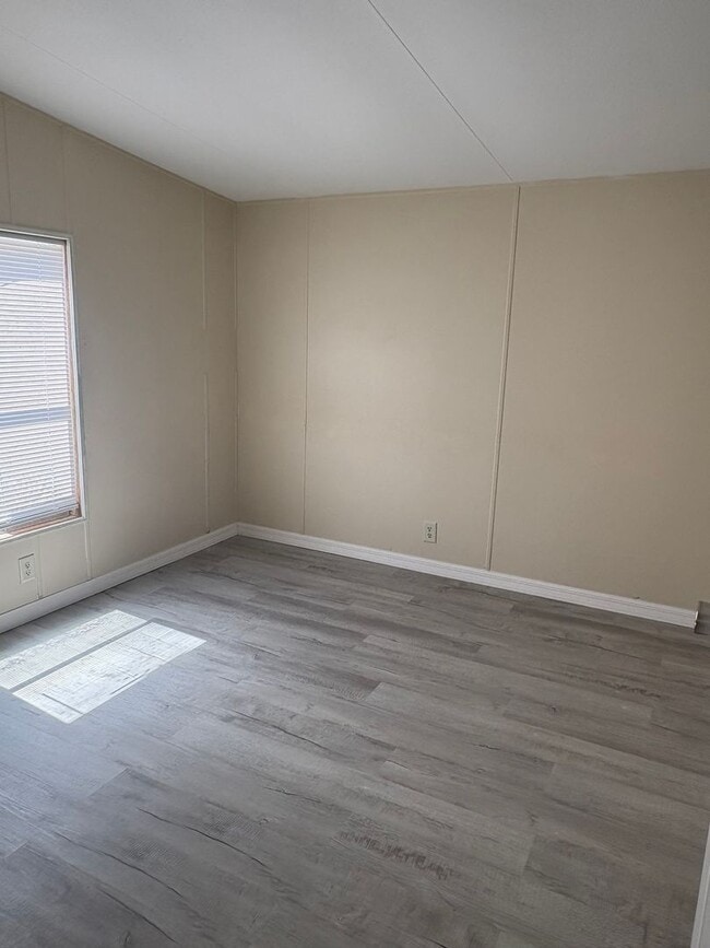 Building Photo - 4bath/2bath Mobile Home in Bay Hills Commu...