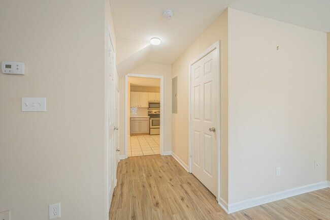 Building Photo - 38 Preston Ct