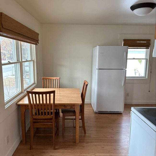 Building Photo - 45 E Simpson Ave