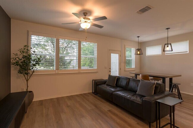 Building Photo - 7312 Harmony Shoals Bnd
