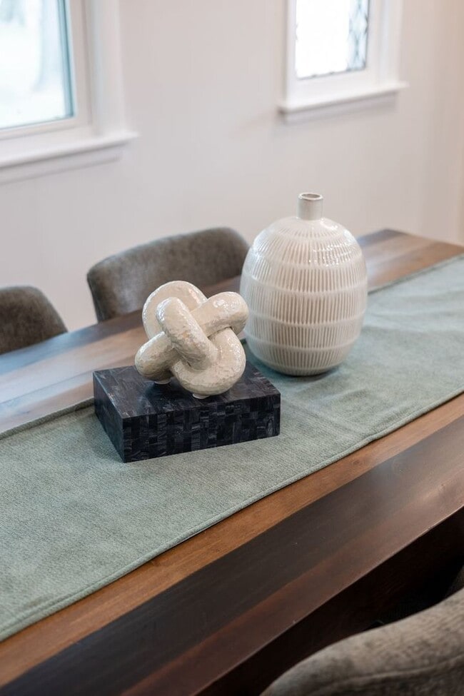 Building Photo - 12548 S Major Ave