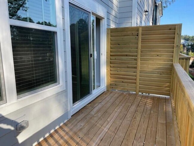 Building Photo - 1988 Chipley Dr