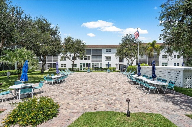 Building Photo - 1501 S Ocean Blvd