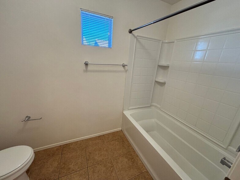 Building Photo - 6028 S Sweet Birch Ln