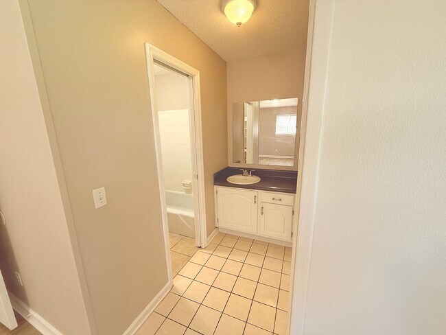 Building Photo - 4751 Tessie Ln