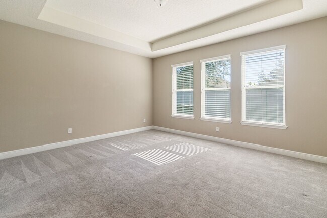 Building Photo - Stunning Avalon Park 4 Bed / 3 Bath Home f...