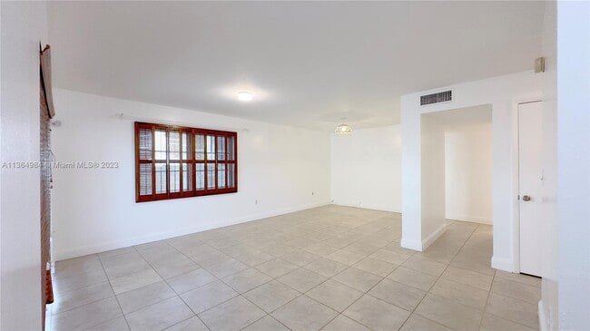 Building Photo - 8483 SW 137th Ave