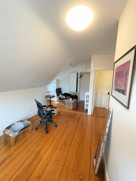 Building Photo - 30 Healey St