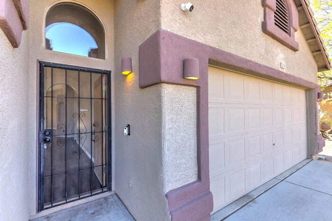 Building Photo - Rancho Sahuarita