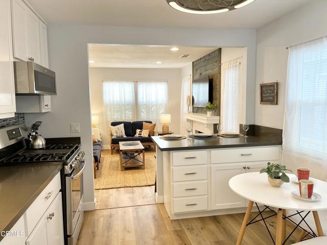 Building Photo - 3945 Sunset Ln