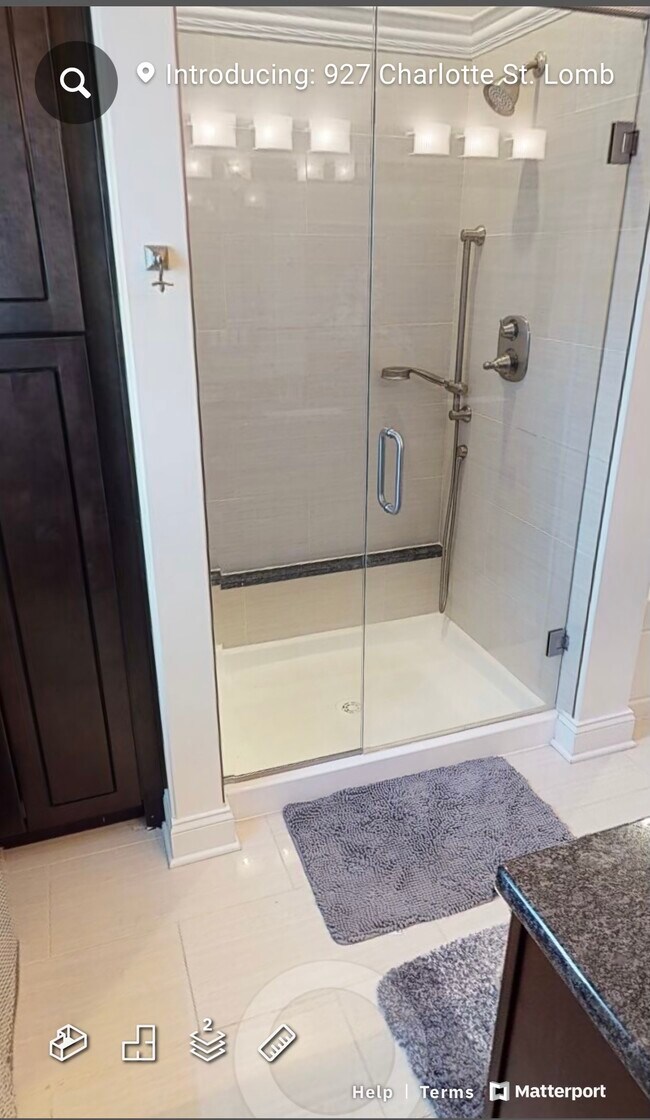 Building Photo - 927 S Charlotte St