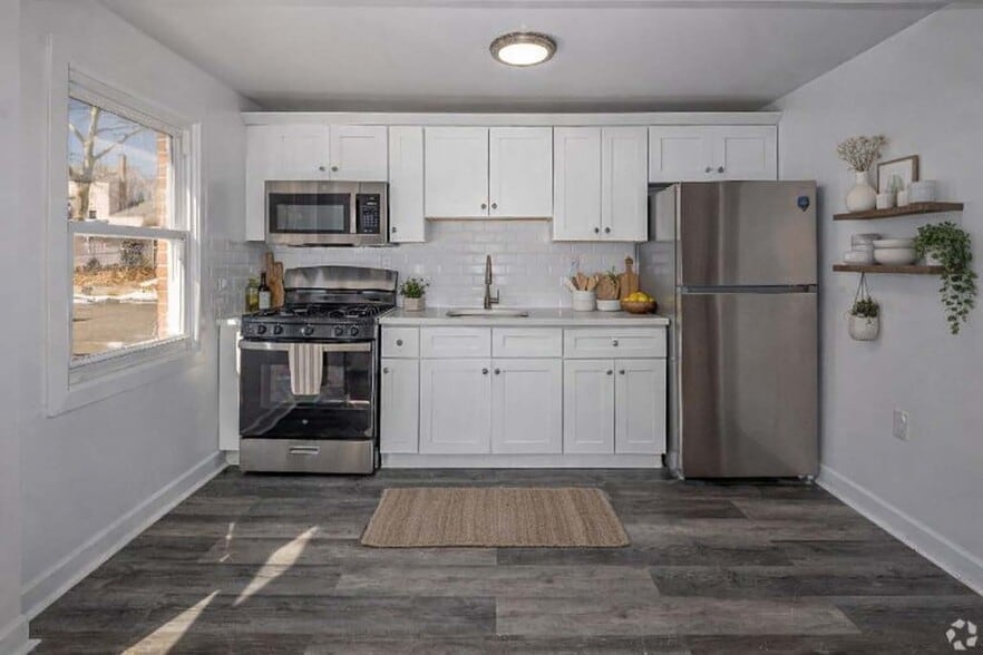 1BR, 1BA - Kitchen - Virtually Staged - Jefferson Gardens