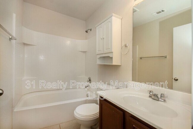 Building Photo - 1423 Swan Ridge Dr