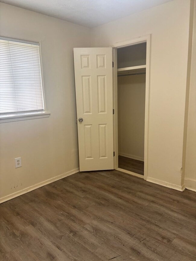 Building Photo - 1745 Woody Dr