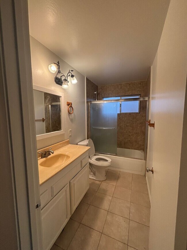 Building Photo - $500.00 Off Move In Special! East Roseville, Sierra Gardens 3 Bedroom, 2 Bathroom, 2 Car Garage, ...