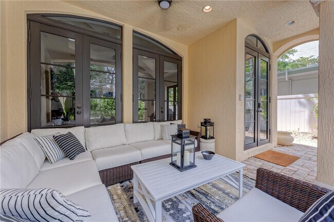 Building Photo - 1206 NE 1st St