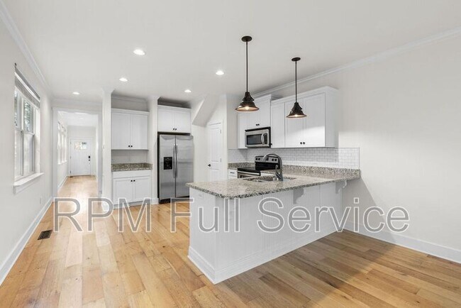 Building Photo - 537 Eastboro Dr