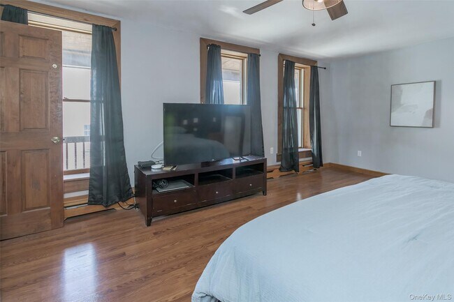 Building Photo - 31 Main St