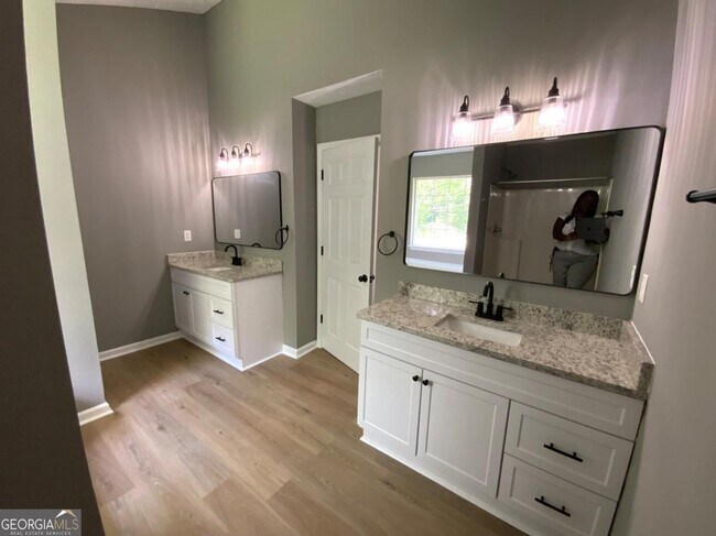 Building Photo - 6506 Chestnut Lake Crossing