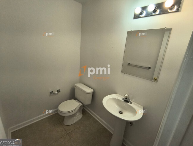 Building Photo - 8155 Autumn Green Dr