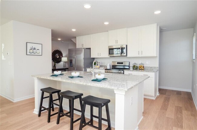Building Photo - 4553 High Rdg Ct