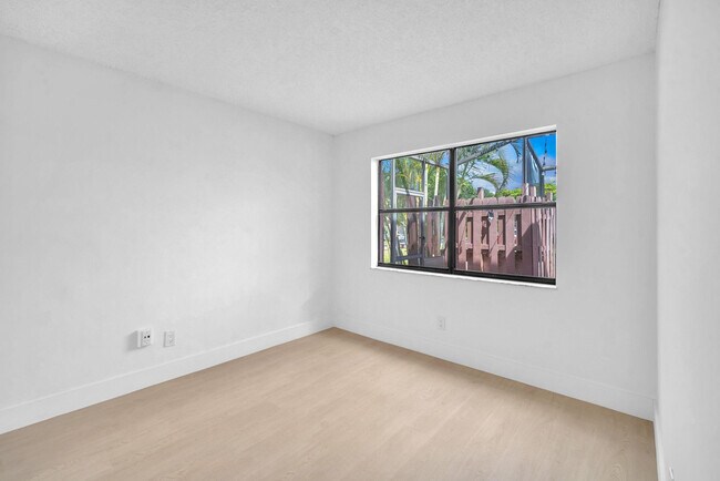 Building Photo - 12359 NW 11th Ct