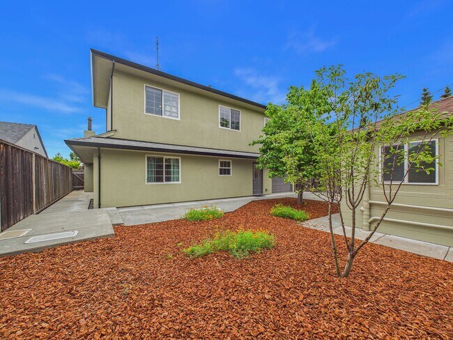 Building Photo - San Carlos home for rent plus studio in-law unit! $7,500