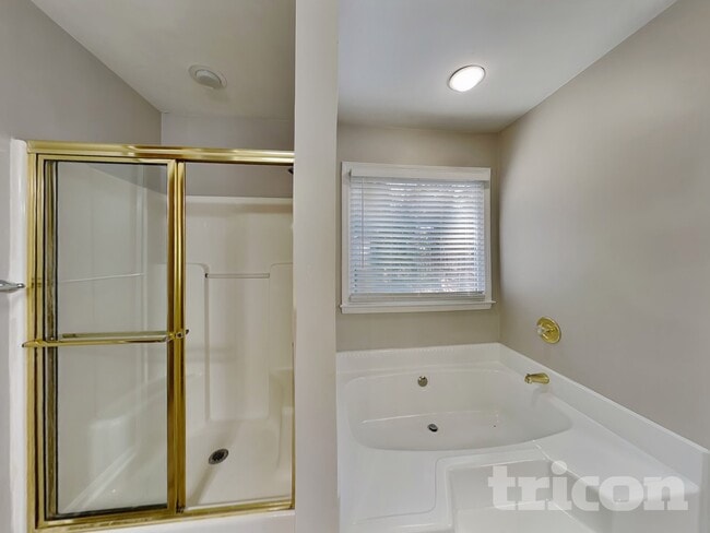 Building Photo - 194 Bomar Ln