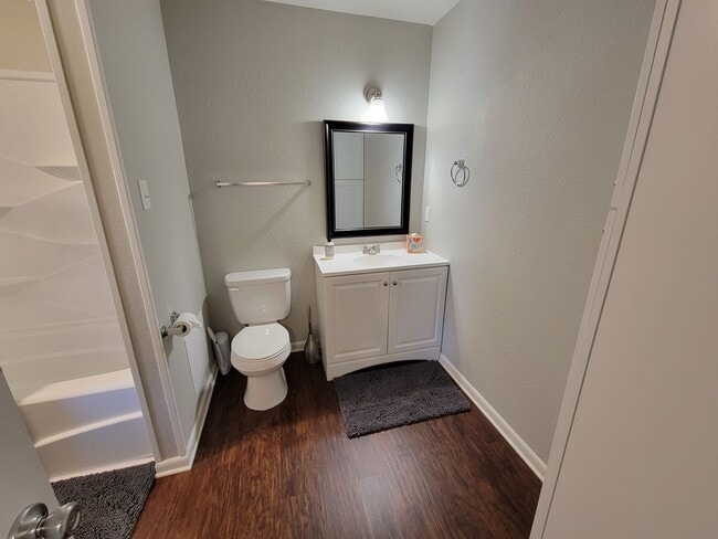 Building Photo - College Station - Cozy 2 Bedroom 1.5 Bath Condo for Lease