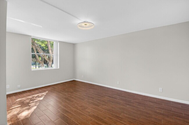 Building Photo - 5260 NW 2nd Ave