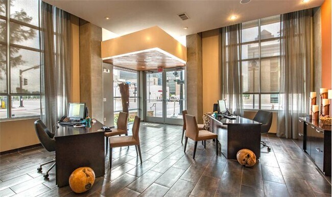 Building Photo - 2612 Ross Ave