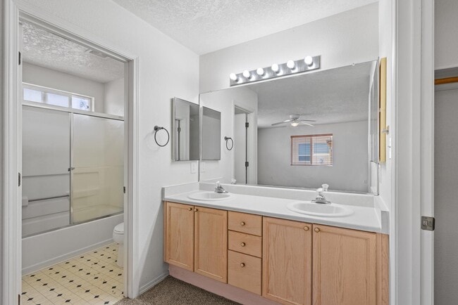 Building Photo - 8928 Jasper Dr NE