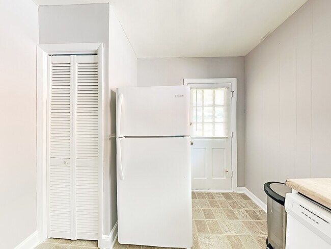 Building Photo - 1332 Eubanks Ave