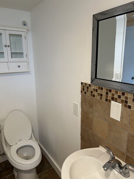 Building Photo - 961 Barkley Ct