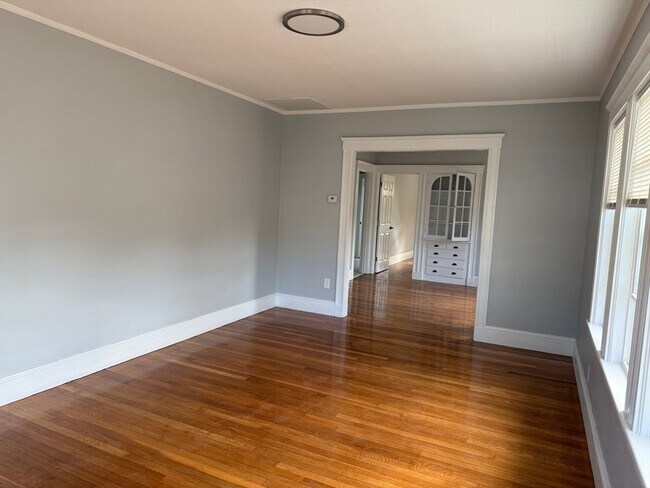Building Photo - 65 Sachem St