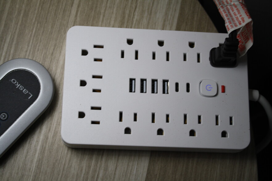 USB &USBC - 4444 Swift Rd