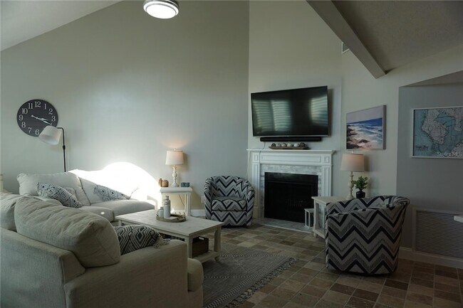 Building Photo - 534 Pinellas Bayway S