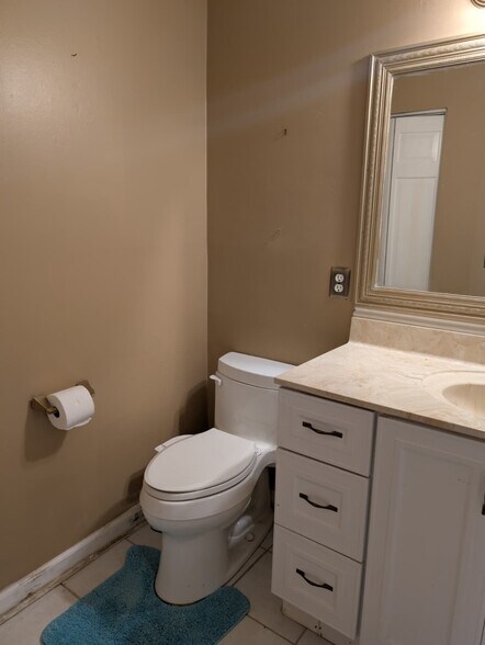 Building Photo - 501 Gables Dr