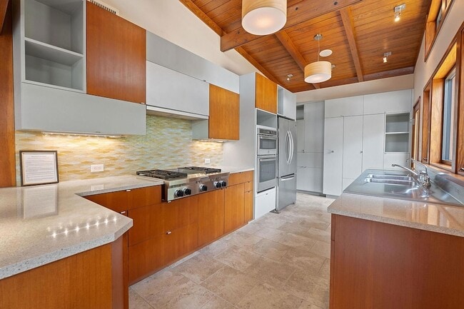 Building Photo - 407 Almarion Dr