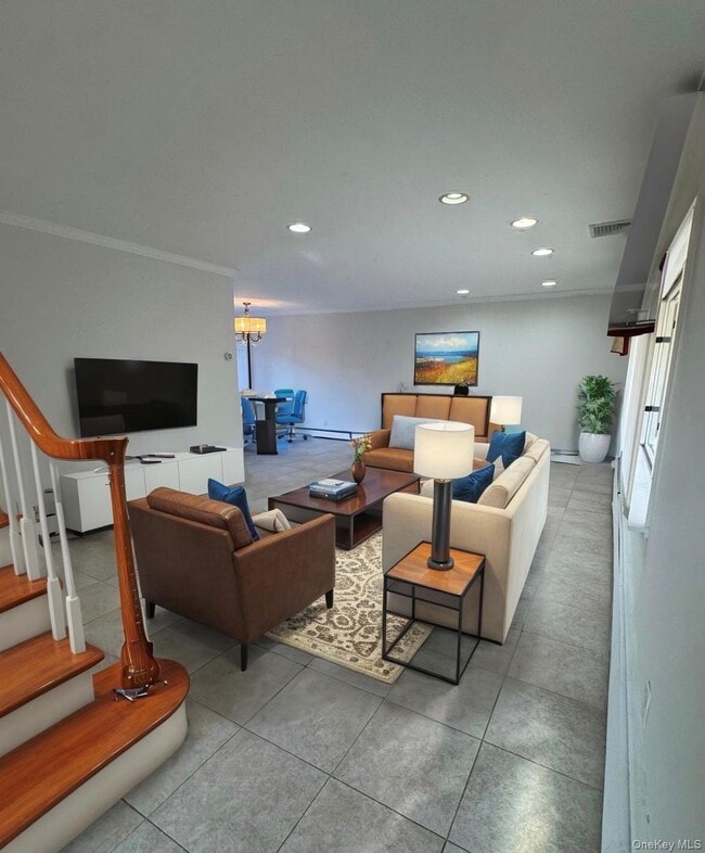 Building Photo - 12 Chadwick Rd