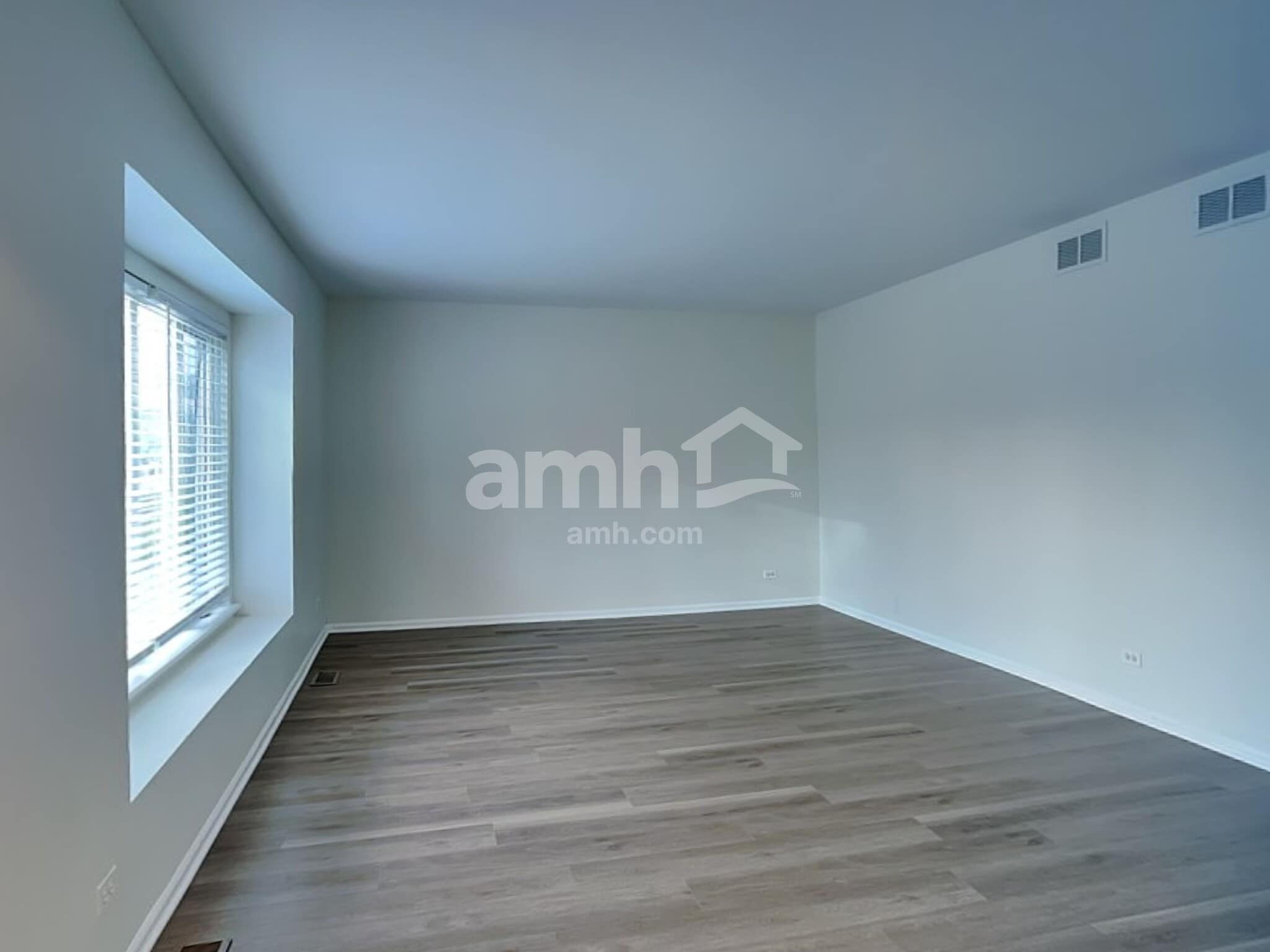 Building Photo - 2012 Primrose Dr