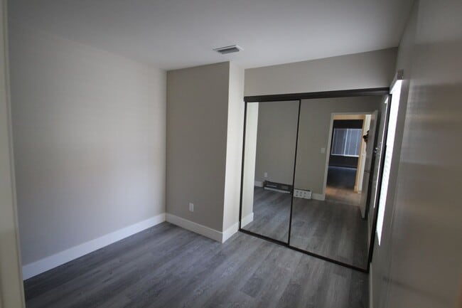 Building Photo - Gorgeous, Multi-Level 3 BD, 2 BA in North ...