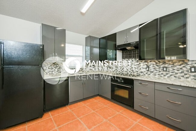 Building Photo - 3 Bedroom Pet-Friendly Home in Orlando, FL with Main Street Renewal