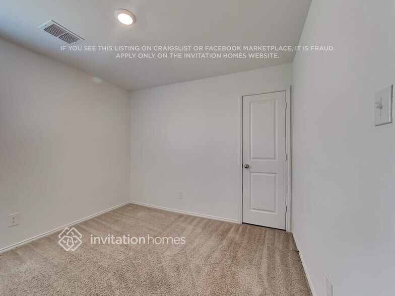Building Photo - 3205 Crestone Dr