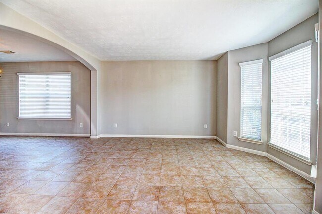 Building Photo - 17018 Midnight Sun Ln