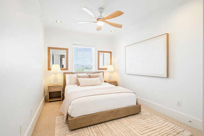 Building Photo - 22022 Front Beach Rd