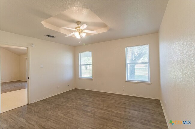 Building Photo - 4514 Hondo Dr