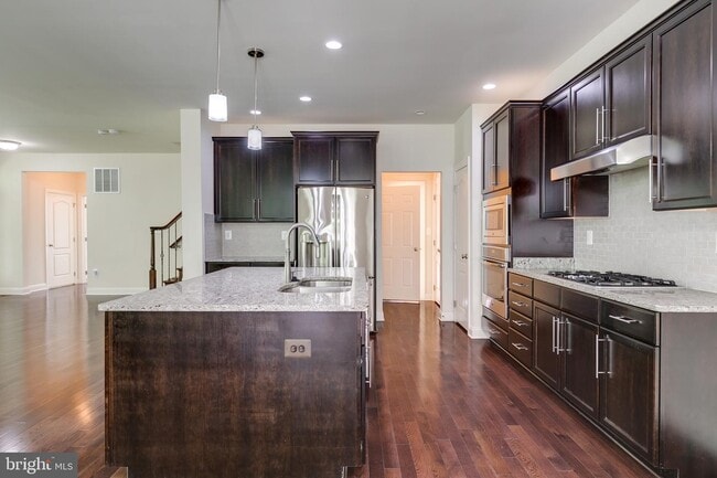 Building Photo - 42948 Courtland Chase Square