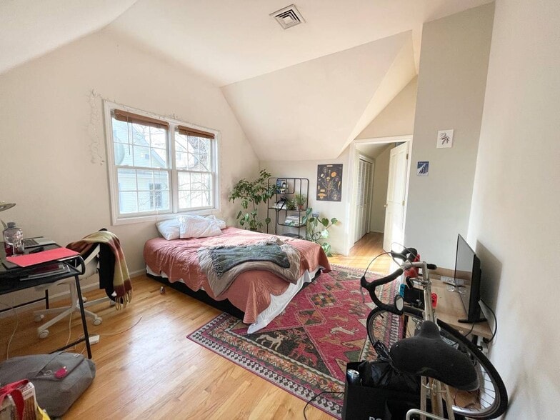 Building Photo - 6 Harleston St