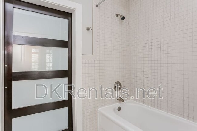 Building Photo - 1300 DeKalb Ave NE